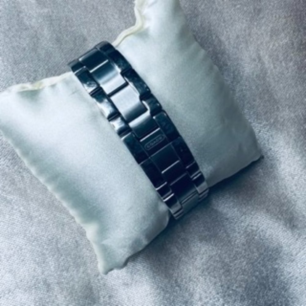 COACH women’s stainless steel women’s watch. - Picture 3 of 7